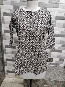 Patterned 3/4 Sleeve Tunic