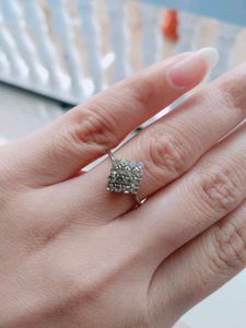 Sparkling Silver Ring