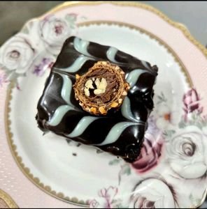 Chocolate Brownie with Hazelnut Topping