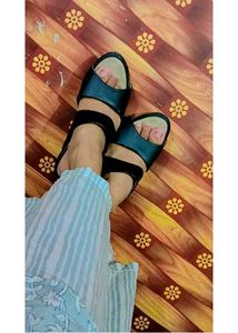 Women&#39;s Black Sandals