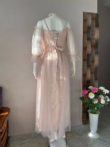 Lace embellish pink gown