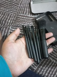MAC 7 Make Up Brush Set In Black Colour