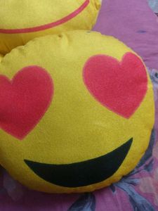 Emoji Pillow Set