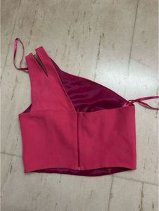 Hot Pink One-Shoulder Statement Crop Top – Bold, F