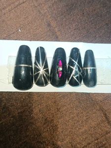 Black & Silver Press-On Nails