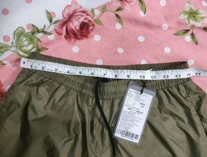 OLIVE PARACHUTE CARGO PANTS