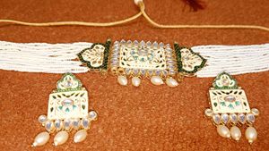 Guluband With White Moti