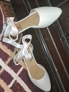 White Pear Band Sandle With Cute Bow