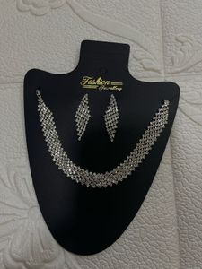 Diamond silver necklace