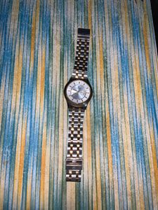 Titan Gold Coloured Men&#39;s chai Watch