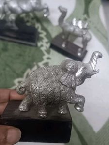 Aluminium or another Metal Showpiece Set