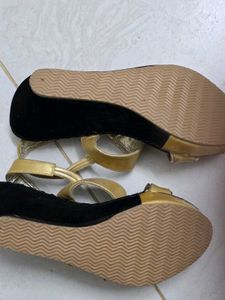 Sleek Collection Gold Heels