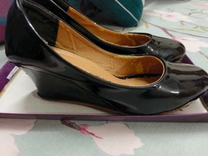 Black Patent Pointed Toe Heels