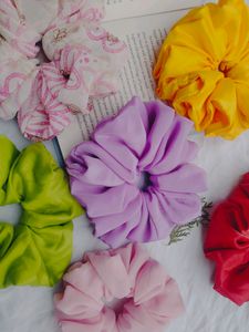 Combo Butter Flies Scrunchies Has Come For You 💞