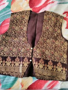 New, Unused Women Pure Pattu Waist Court