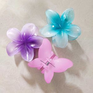 3 Flower Claw Clip