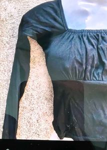 Black Long Sleeve Crop Top