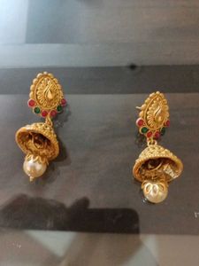 Elegant Gold Tone Necklace &amp; Earring Set