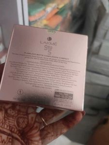 Lakme Compact