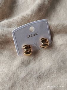 &#34;Chunky Gold Huggies Earrings &#34;