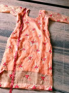 Elegant Embroidered Kurta Set. no damages