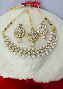 Very Beautiful White Jewellery Set