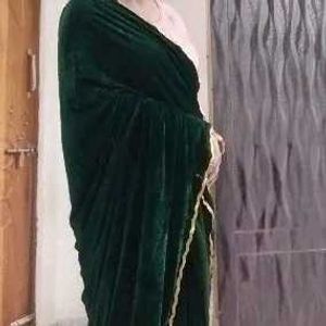 Elegant Green Velvet Saree with out blouse 👍