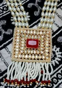 Elegant Pearl &amp; Gold Necklace