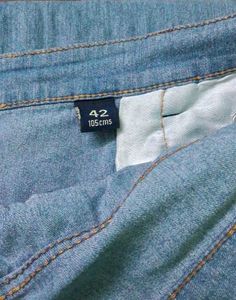 Light Wash Denim Jeans. 💙