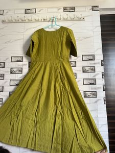 Elegant Green Ethnic Gown