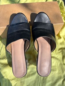 Stylish Black Sandals