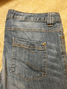 Stylish Fitted Denim Shorts  3/4ths