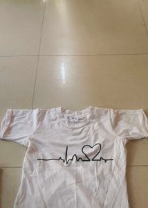 white 🤍 beutiful tshirt 👕