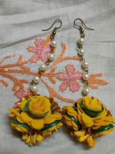 Sets Of Tops And Maang Tikka