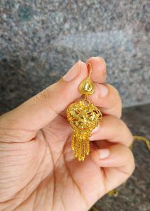 Covering Necklace And Earrings