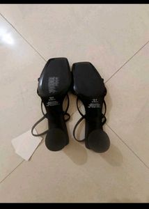 H&amp;MBlack Heeled Sandals