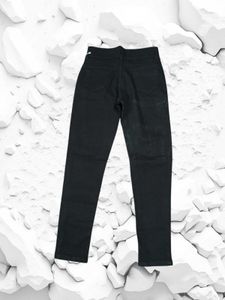 BC-47 Size 28 Slim Jeans