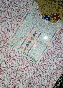 Floral Print Short Kurti with Embroidery