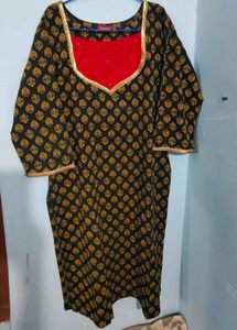 Swaleha Green &amp; Red Kurti