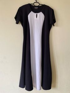 Chic Black & White Panaji Dress