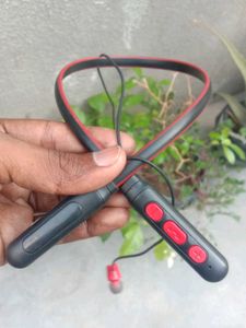 2 Pcs Stylish Black &amp; Red Wireless Neckband