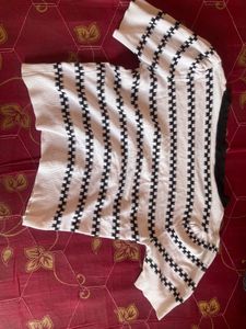 black and white crop top