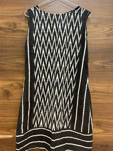 Black &amp; White Print Sleeveless Dress