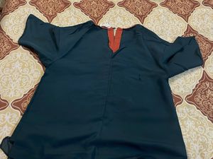 Women’s Green Top