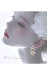 Daisy &amp; Bow Earrings
