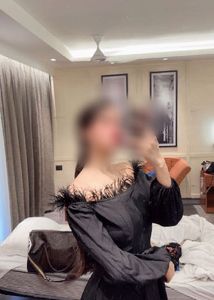 Elegant Black Midi Dress