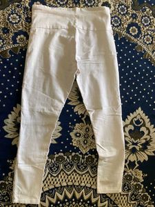 White High-Waisted Jeans