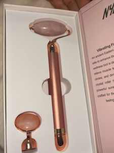 Nykaa Face Roller