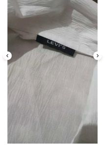LEVI&#39;S WHITE SHEAR SHIRT FOR WOMEN
