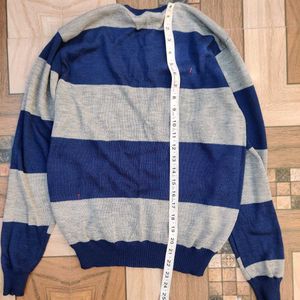 streachable unisex sweater